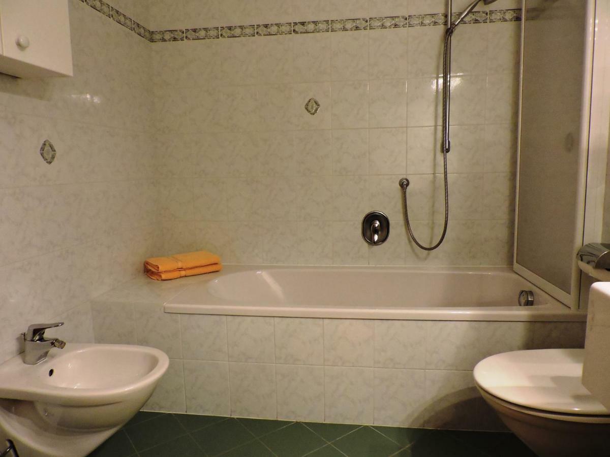 Kuehlerhof Aparthotel Anterselva di Mezzo Ruang foto