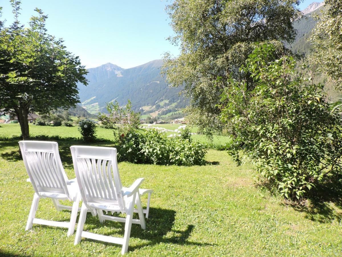 Kuehlerhof Aparthotel Anterselva di Mezzo Bagian luar foto