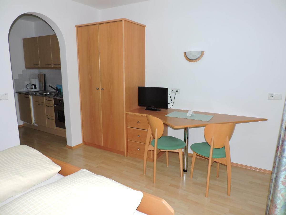 Kuehlerhof Aparthotel Anterselva di Mezzo Bagian luar foto