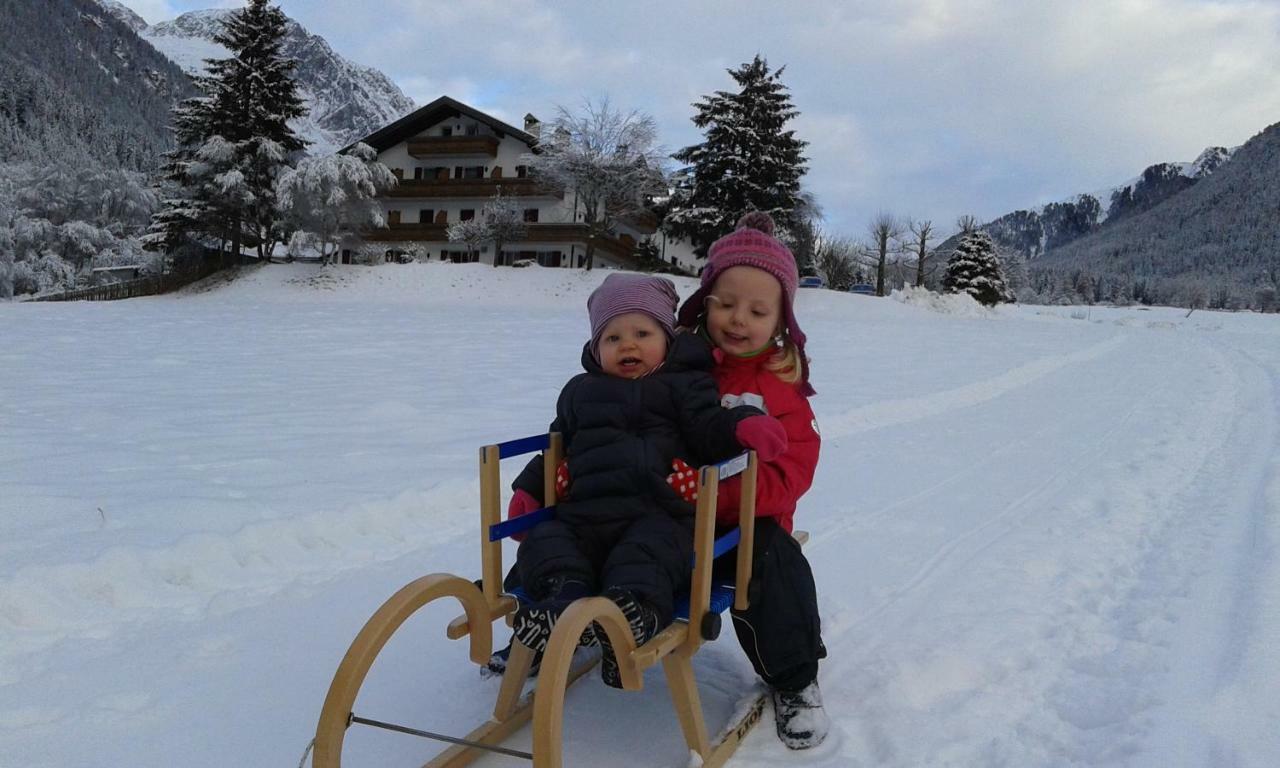Kuehlerhof Aparthotel Anterselva di Mezzo Bagian luar foto