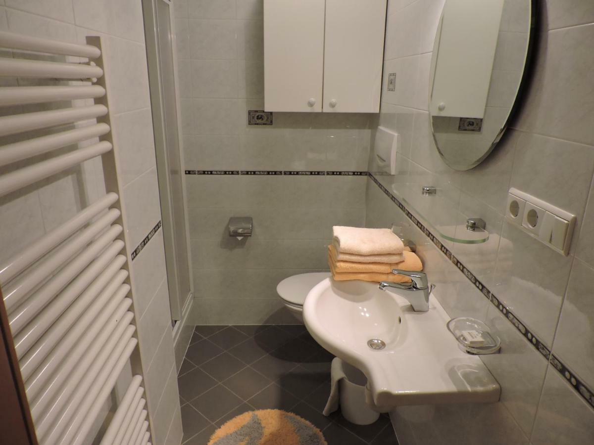 Kuehlerhof Aparthotel Anterselva di Mezzo Bagian luar foto